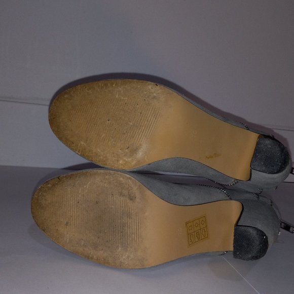 grey suede ankle boot 3.75" heel with zipper, US women's size 9 - Picture 4 of 14